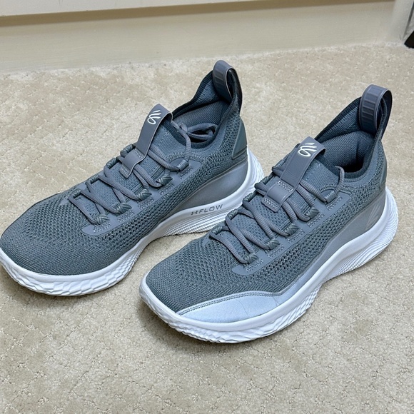 Under Armour Curry Flow 8 "Shine" gray silver size 11 - Picture 2 of 5